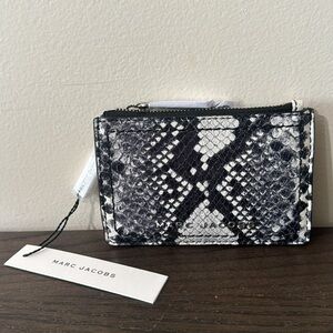 NWT- MARC JACOBS ANIMAL PRINT ZIP MULTI WALLET